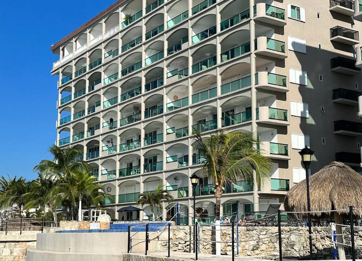 The Queen Of Cozumel - Urban Empire En-Suite City View - For Couples In Mind contacts