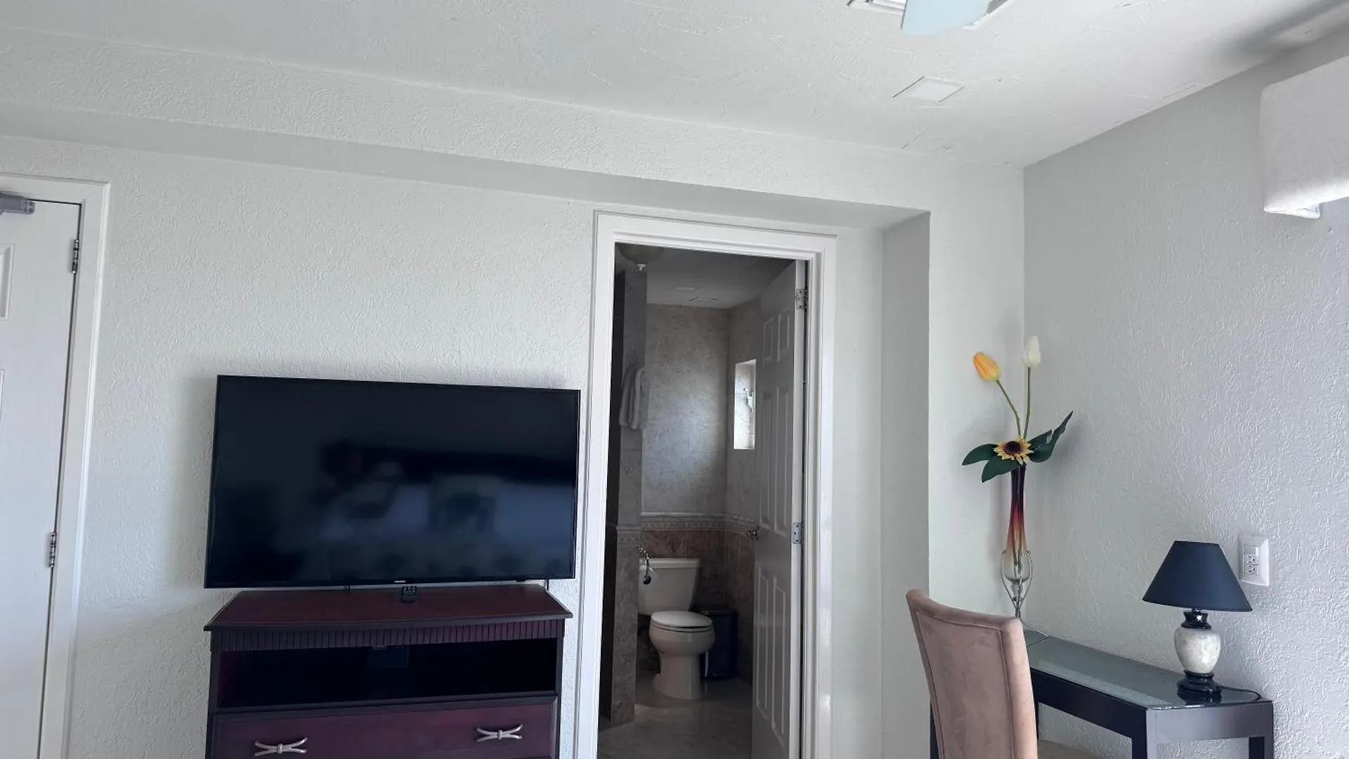 The Queen Of Cozumel - Urban Empire En-Suite City View - For Couples In Mind Apartment
