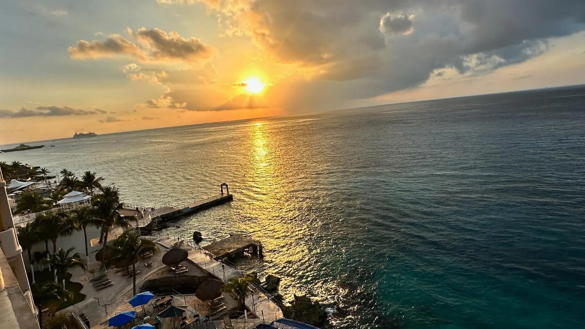 Apartment The Queen Of Cozumel - Urban Empire En-Suite City View - For Couples In Mind Mexico